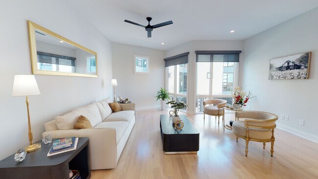 Building Photo - Modern Townhome with Roof Terrace in Dilworth Neighborhood Charlotte NC