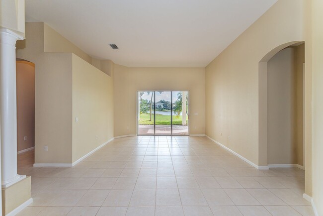 Building Photo - Spacious 4/3/3 in Hammock Creek Estates in...