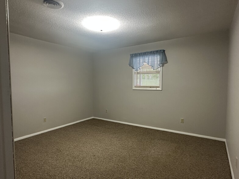 Bedroom - 160 Kathy Ave