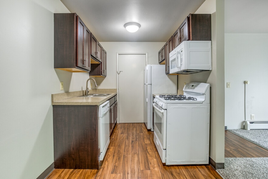 Building Photo - Richmond Hills Apartments