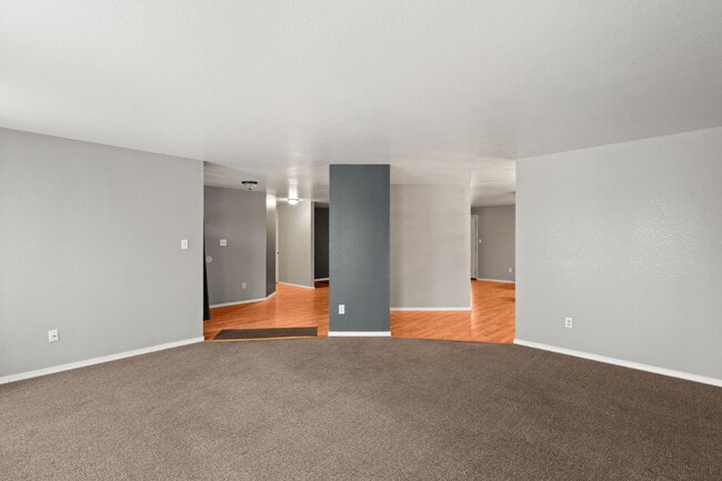 Building Photo - 2360 Temple Dr