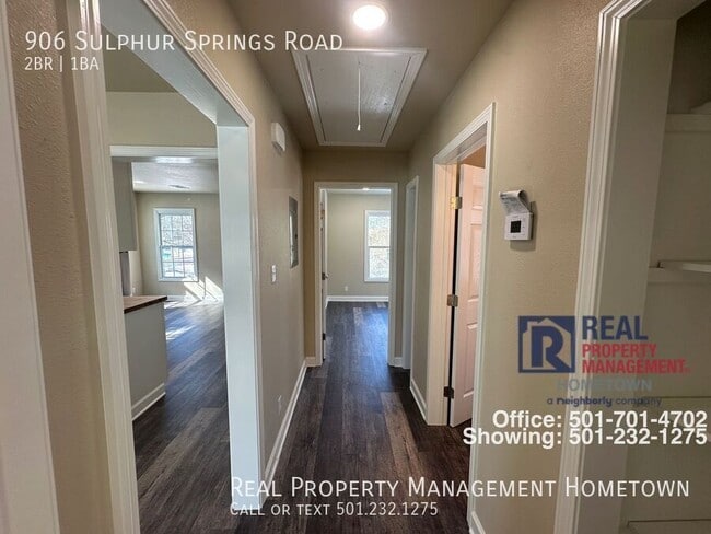 Building Photo - 906 Sulphur Springs Rd