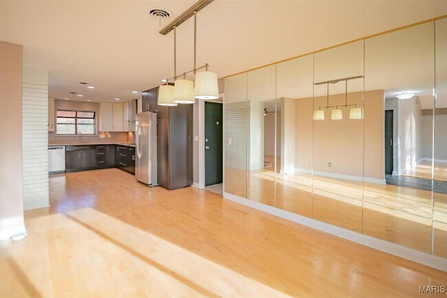Building Photo - 507 Glenmeadow Dr