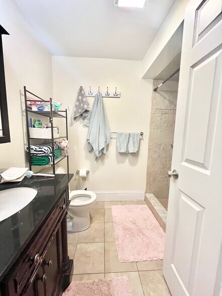 Building Photo - 107 Fisher Ave