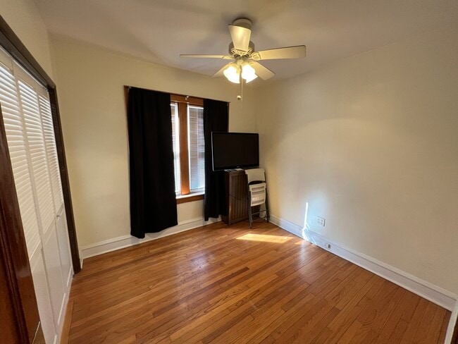 Building Photo - 3359 N Laramie Ave