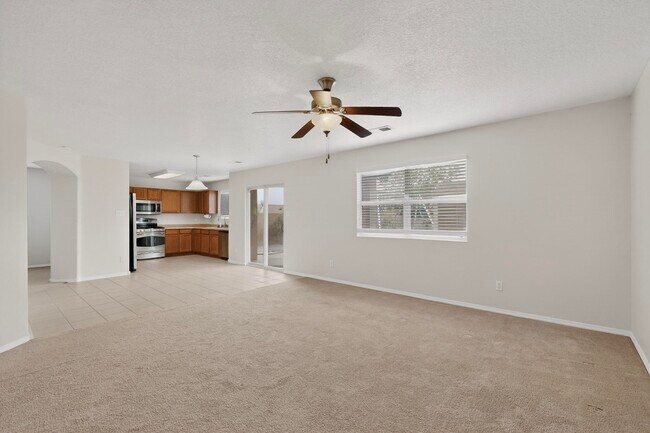 Building Photo - 2713 Violeta Cir SE