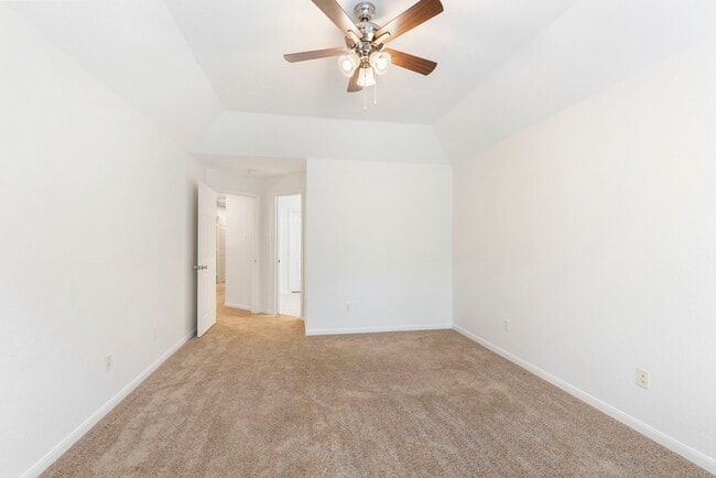 Building Photo - 19 Endor Forest Pl