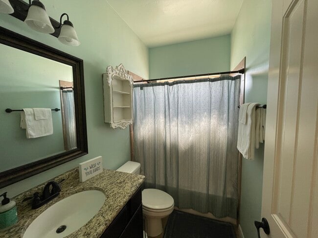 Building Photo - 1813 Amber Dr