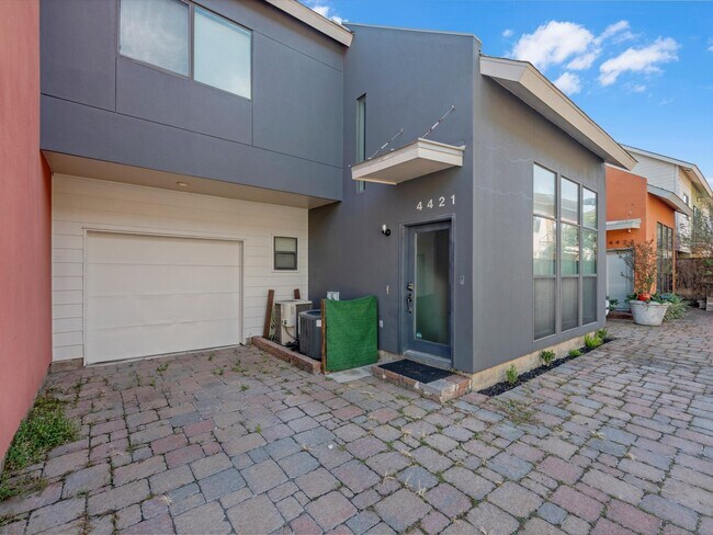 Building Photo - 4421 Eigel St