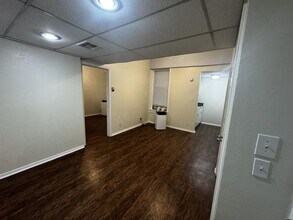 Building Photo - 103 E Central Ave