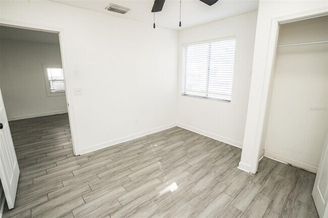 Building Photo - 1007 E 32nd Ave