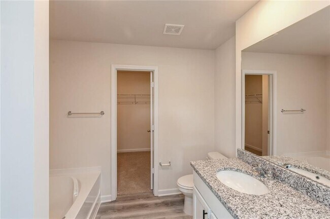 Building Photo - 624 Mackenzie Cv