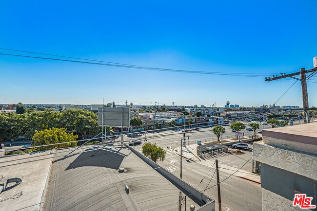 Building Photo - 3780 Ocean View Ave