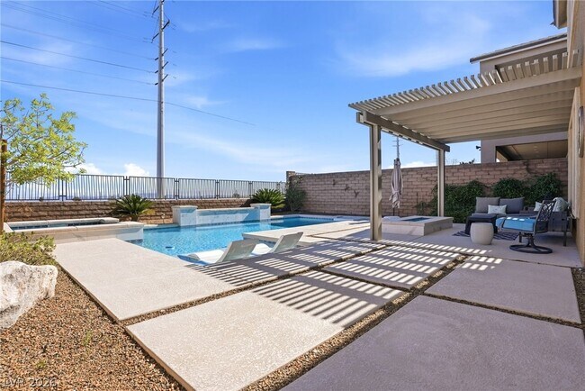 Building Photo - 2604 Evolutionary Ln