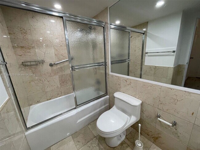 Building Photo - 5161 Collins Ave