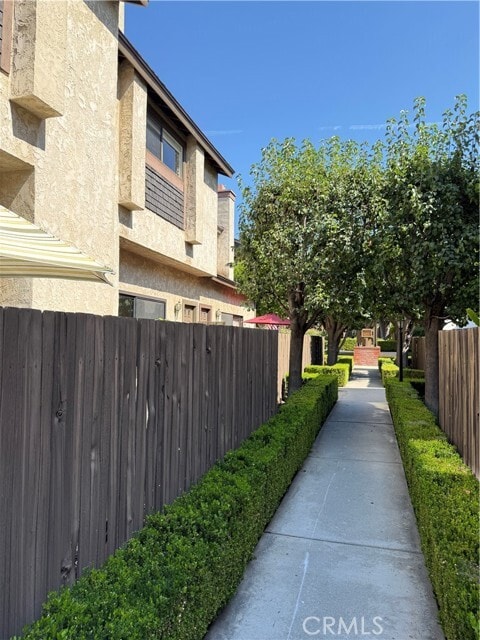 Building Photo - 1147 Arcadia Ave