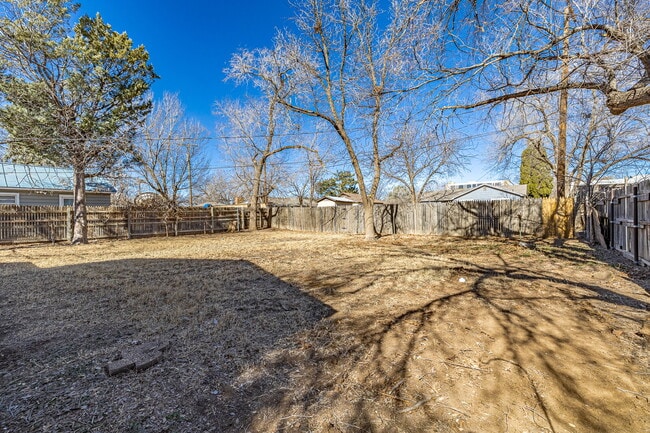 Building Photo - Beautifully Renovated 2-bedroom, 1-bathroom home!