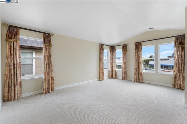 Building Photo - 3 Cerruti Ct
