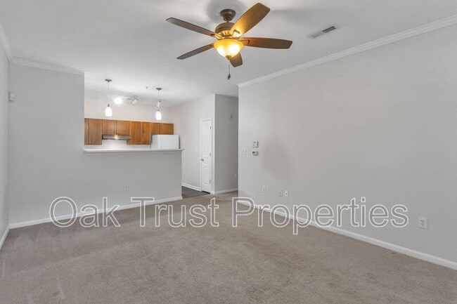 Building Photo - 100 Bucksley Ln