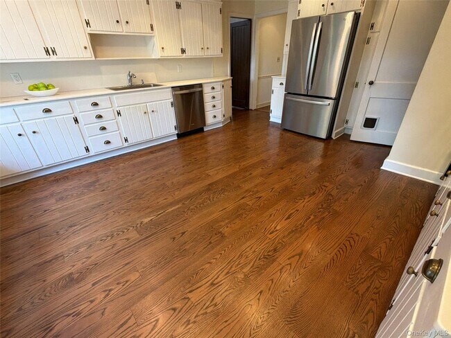 Building Photo - 6 Raven Way