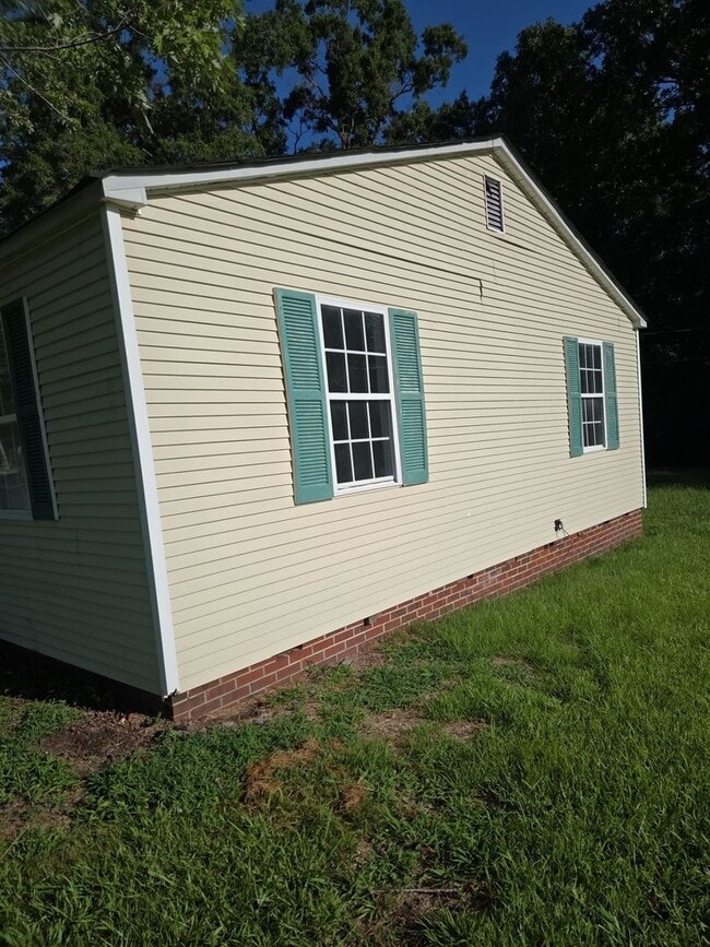 Building Photo - 3193 Flat Creek Rd