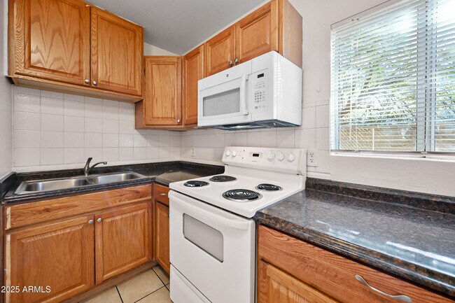 Building Photo - 12717 W Tasha Dr