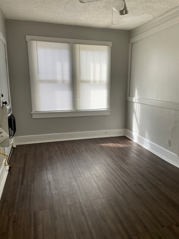 Building Photo - 422 5th Ave NW