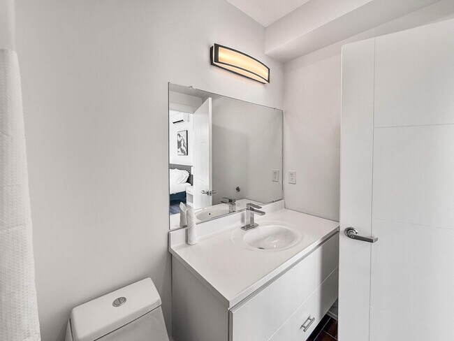 Building Photo - 1214 N American St