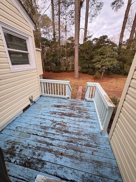 Building Photo - 101 Lakewood Dr