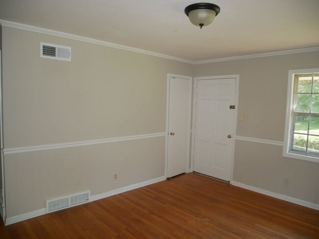 Building Photo - 8367 Dottley Dr