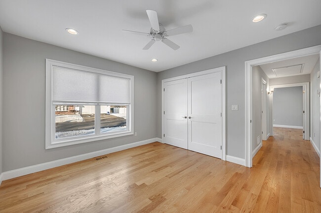 Building Photo - 137 Knowles Ave