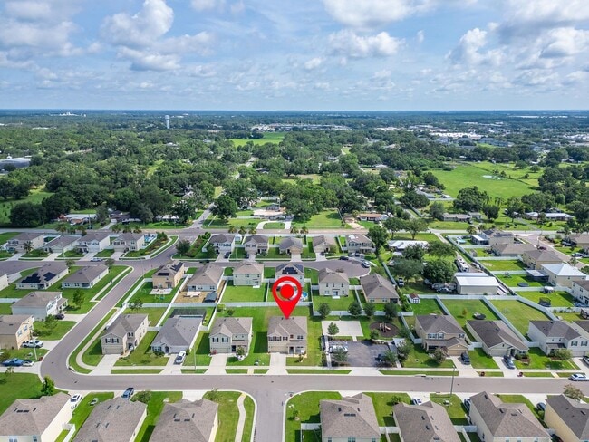 Building Photo - Stunning 5 bed/ 2 bath