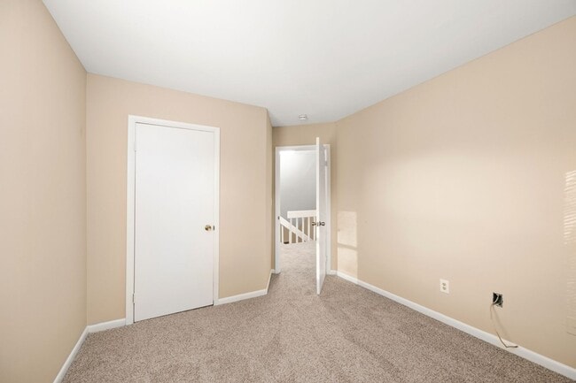 Building Photo - 163 Spruance Rd