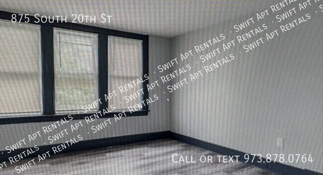 Building Photo - 875 S 20th St