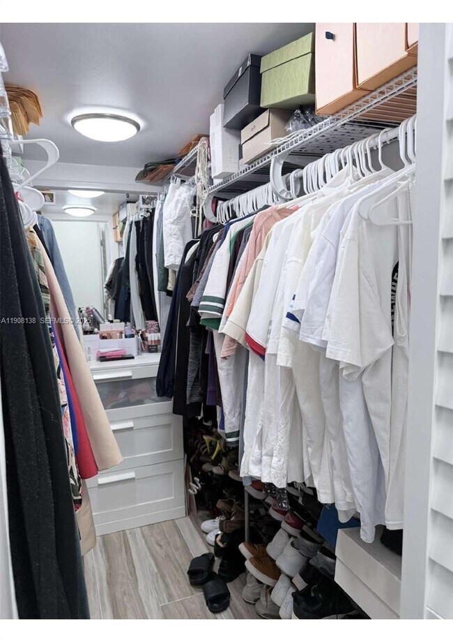 Building Photo - 6780 W 2nd Ct