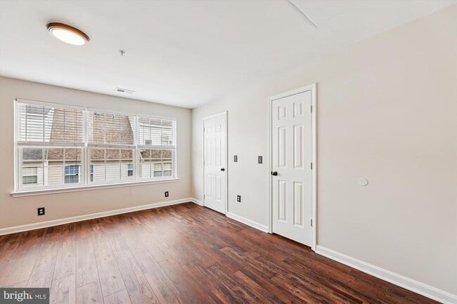 Building Photo - 3811 Eisenhower Ave