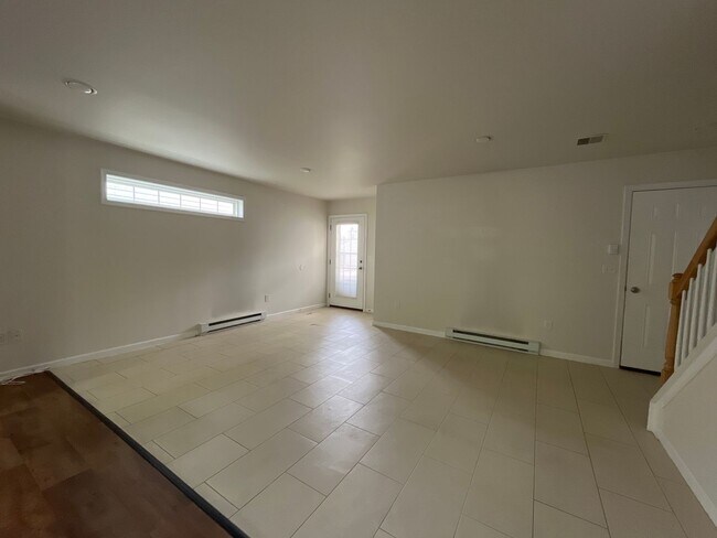 Building Photo - Stunning twin home located in West Bethlehem