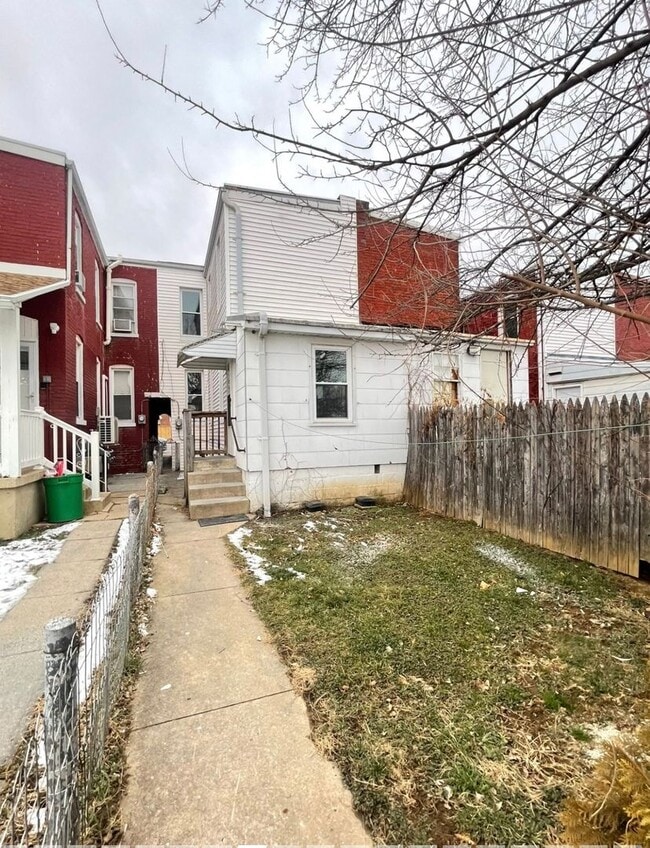 Building Photo - 3 Bed/ 1 Bath Home for Rent-237 N. Sherman St., York, PA