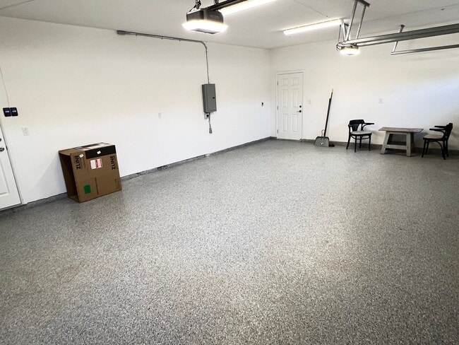 Building Photo - Remodeled North Tustin 4 Bed 3 Bath Ranch Home with Solar!