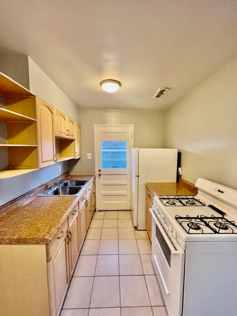 #2 - 441 S Logan St