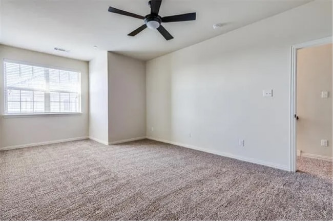 Building Photo - 6460 Naples Dr