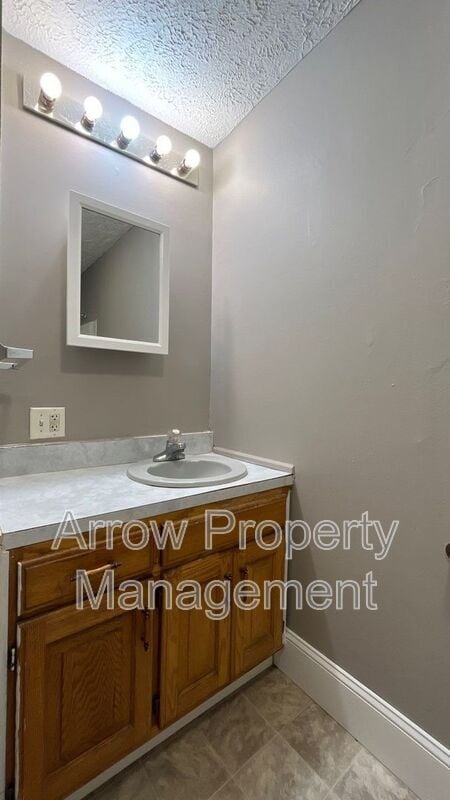 Building Photo - 2508 Dudley St