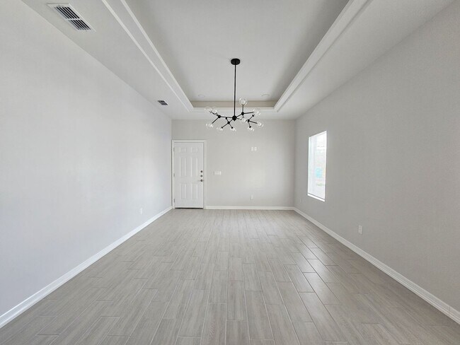 Building Photo - 1019 N Woodson Ave