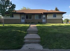 Building Photo - 607 38th Ave NE