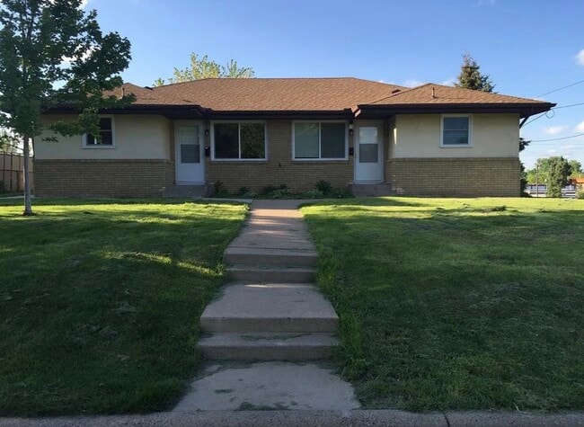 Building Photo - 607 38th Ave NE