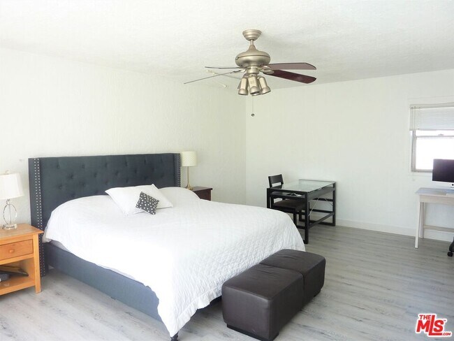Building Photo - 13065 Mindanao Way