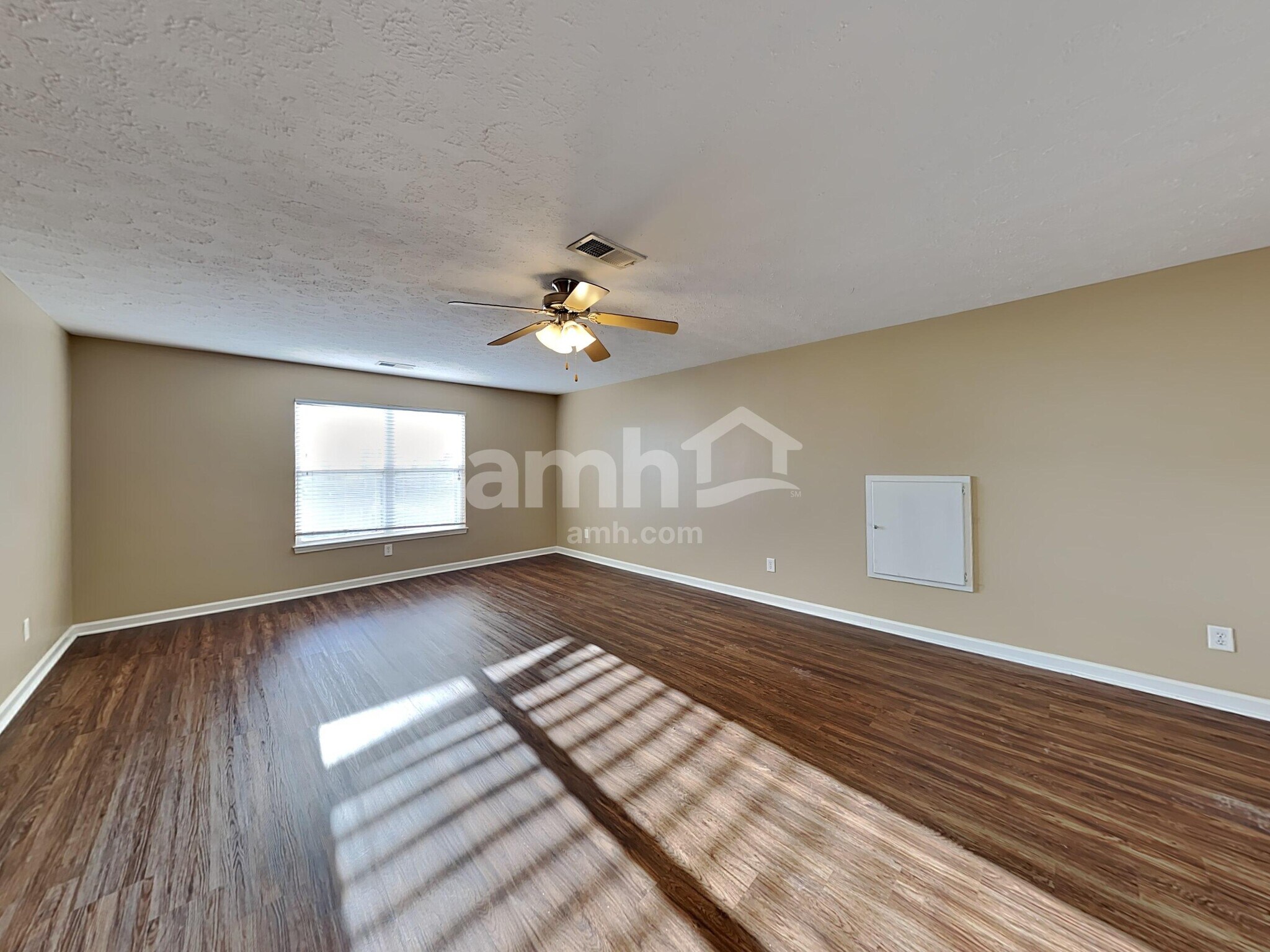 Building Photo - 533 Callie Ave