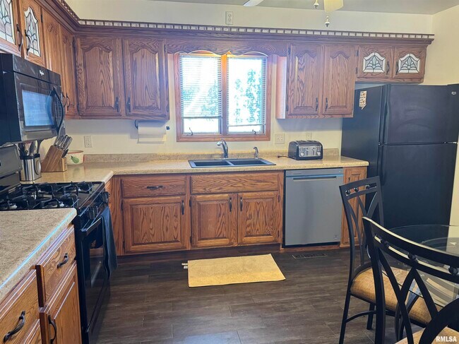 Building Photo - 2116 32nd St