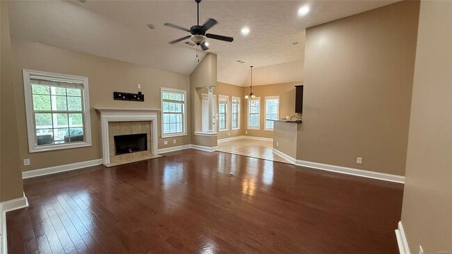 Building Photo - 703 Kingsley Dr