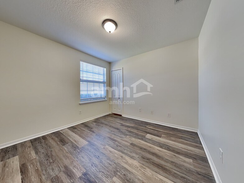 Building Photo - 408 Corklan Ct